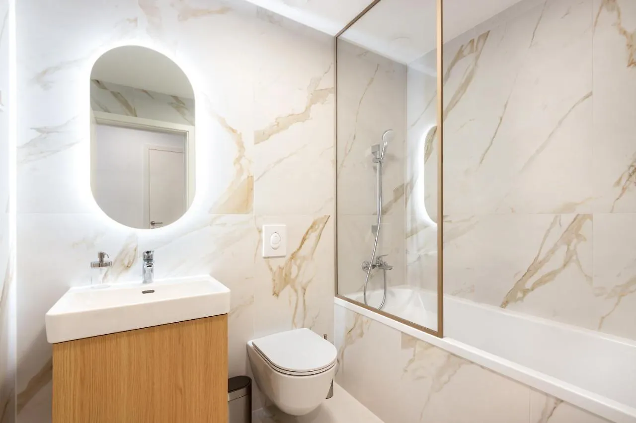 Modern Three-Bedroom Residence Masarykova With Private Parking Ljubljana Apartment