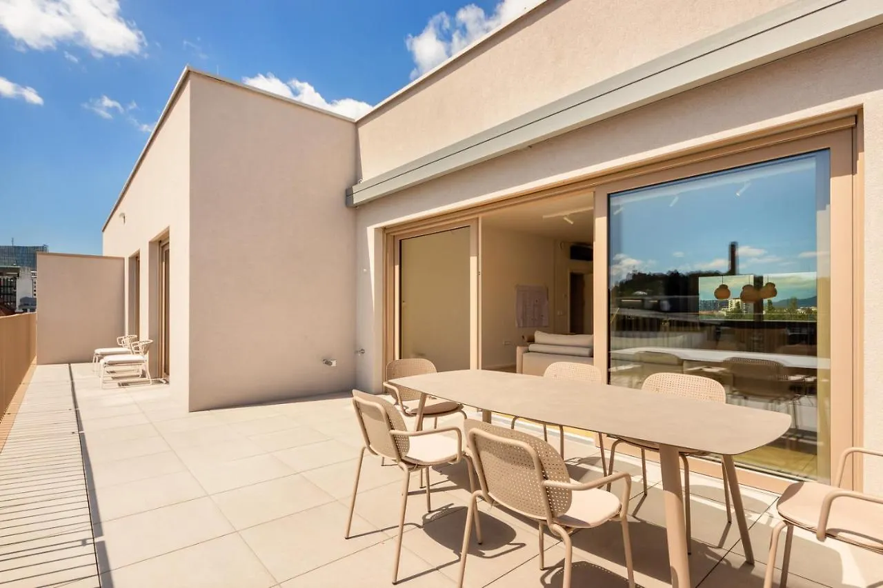 Modern Three-Bedroom Residence Masarykova With Private Parking Ljubljana